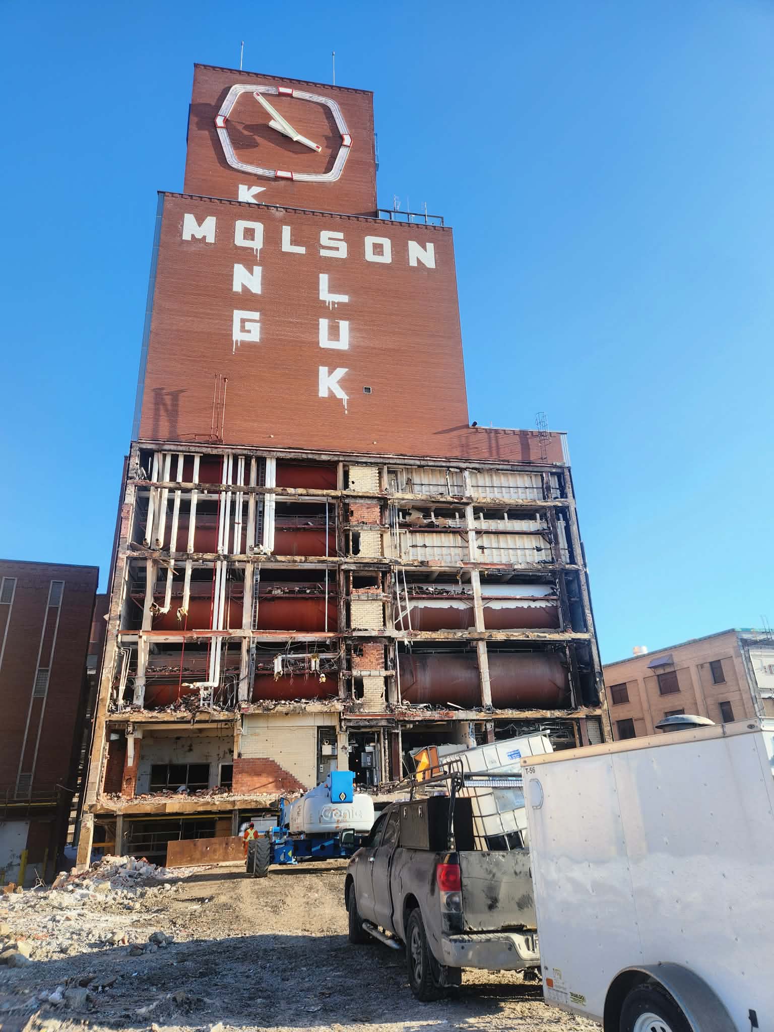 Nettoyage en nacelle — tour Molson Montréal